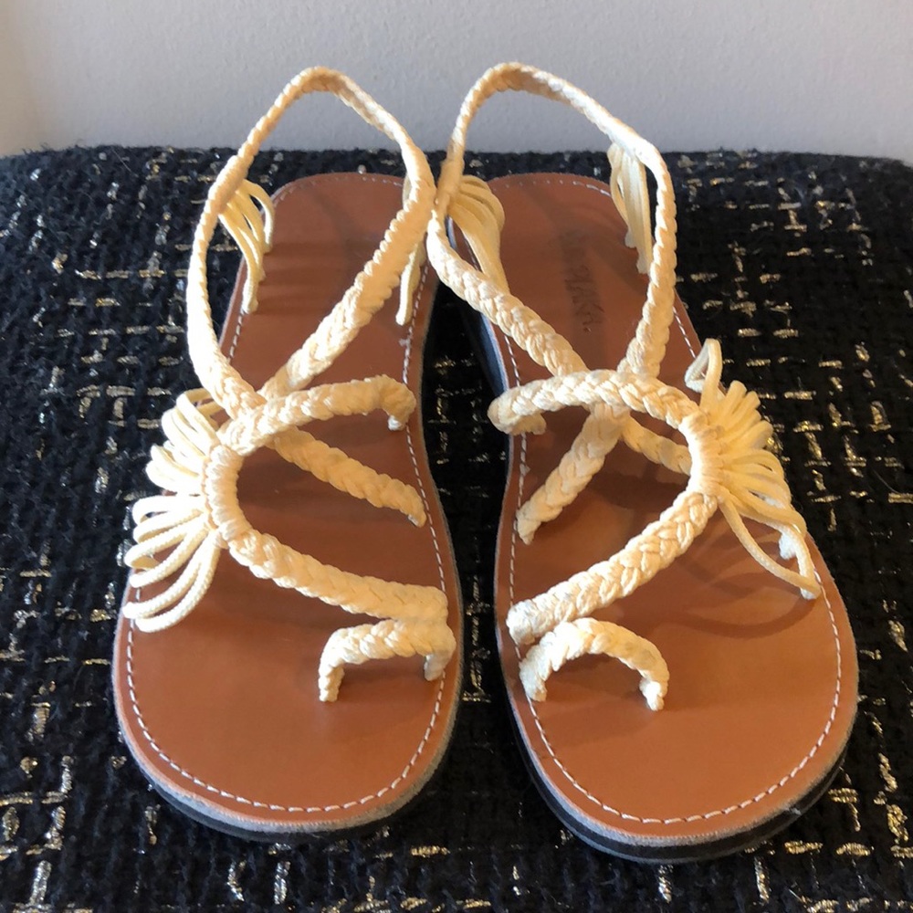 Plaka sandals